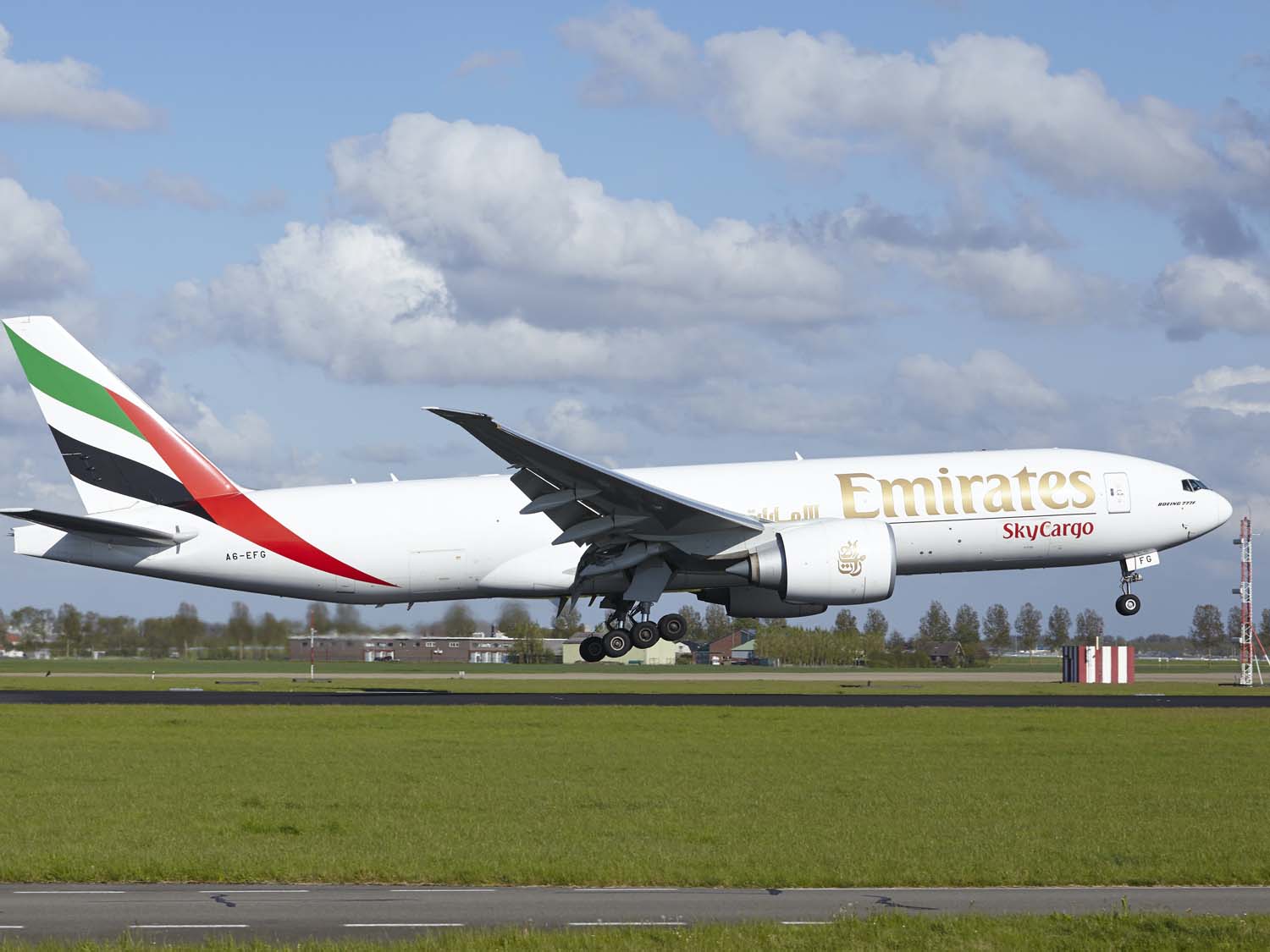 Emirates increase service